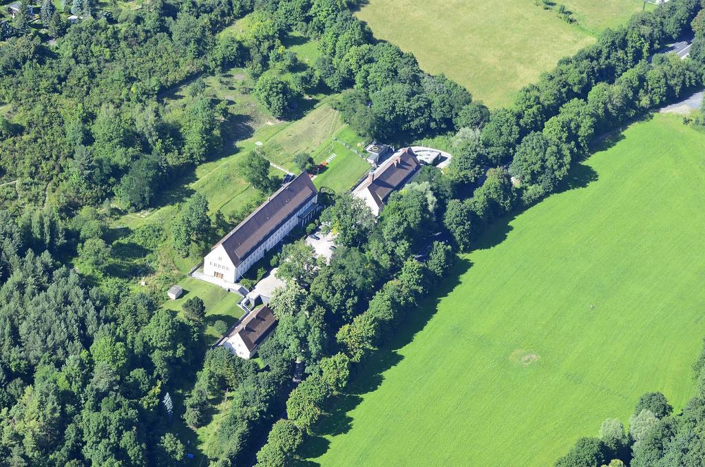 Land- Und Golfhotel Alte Fliegerschule Eisenach Exterior photo