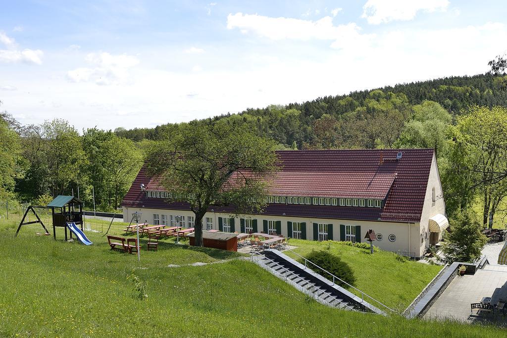 Land- Und Golfhotel Alte Fliegerschule Eisenach Exterior photo
