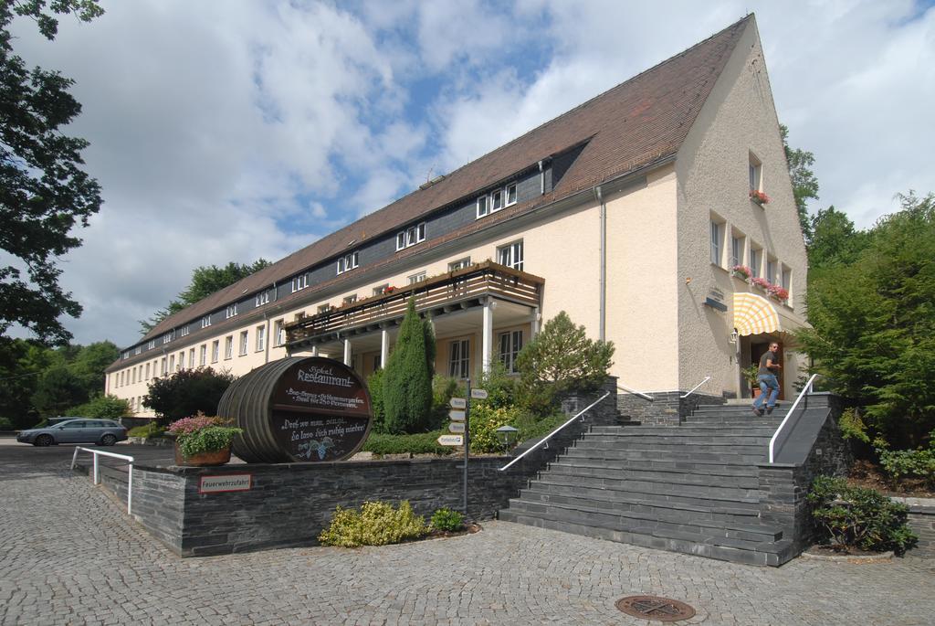 Land- Und Golfhotel Alte Fliegerschule Eisenach Exterior photo