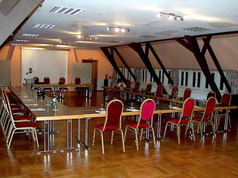 Land- Und Golfhotel Alte Fliegerschule Eisenach Exterior photo