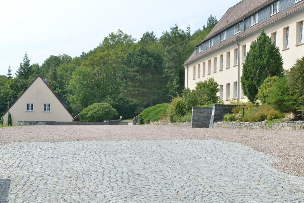 Land- Und Golfhotel Alte Fliegerschule Eisenach Exterior photo